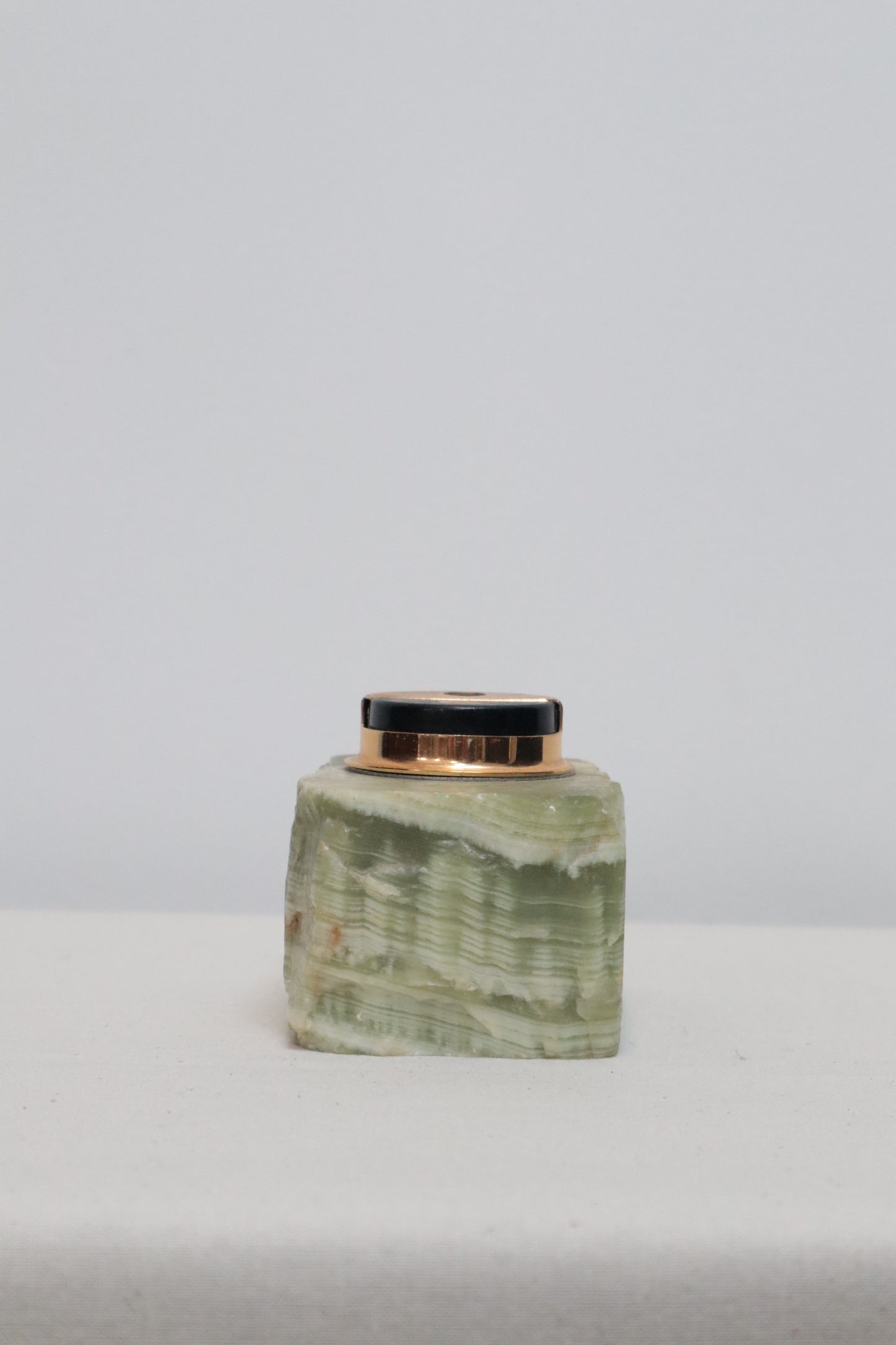 Onyx desk lighter