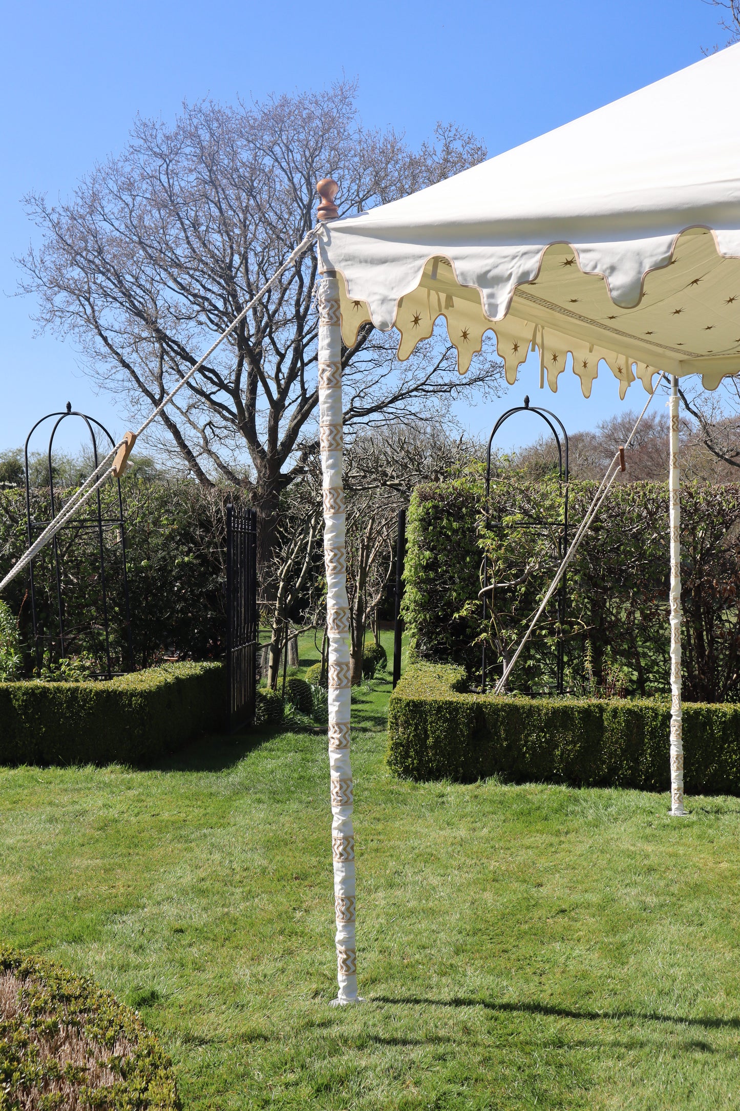 Tent or gazebo