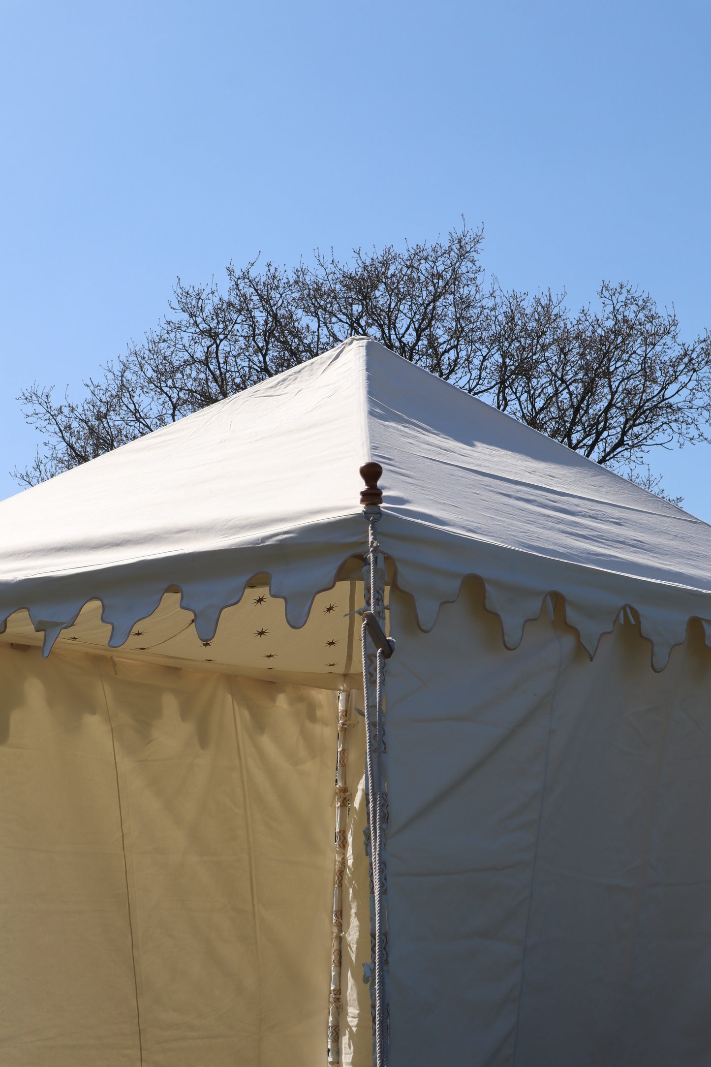 Tent or gazebo