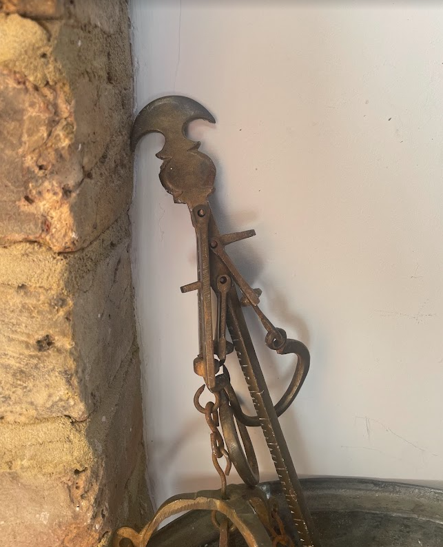 Set of hanging scales