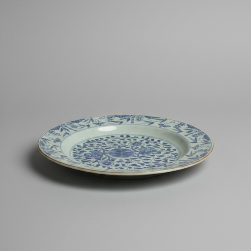 Chinese porcelain large dish or charger set