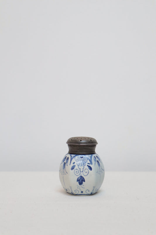 Delft style salt shaker