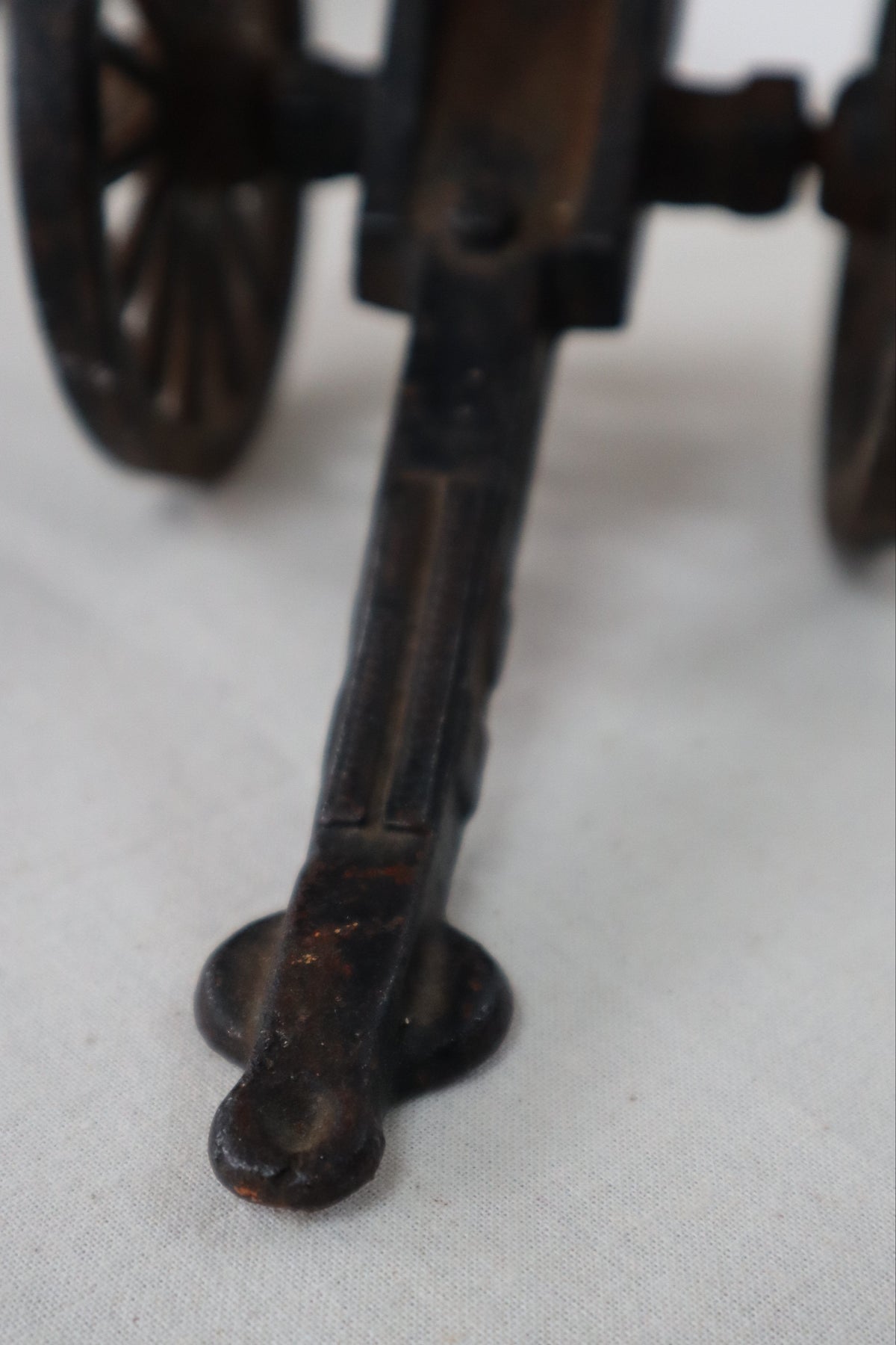 Decorative carriage wheels