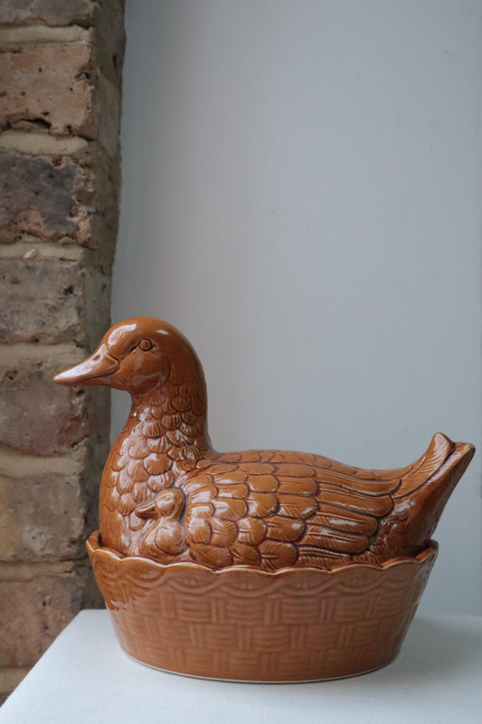 Ceramic duck-shaped egg holder