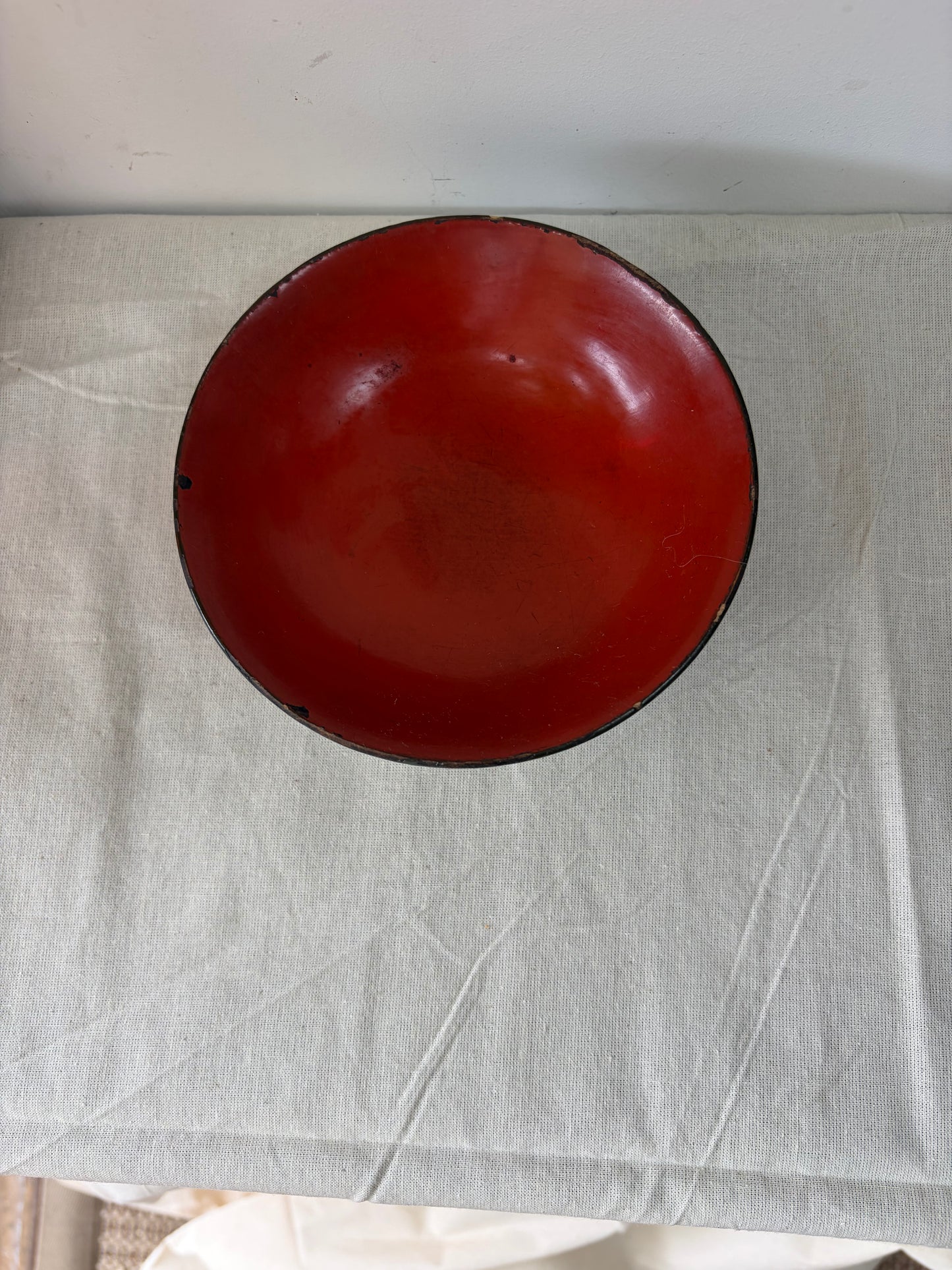 Lacquered bowl